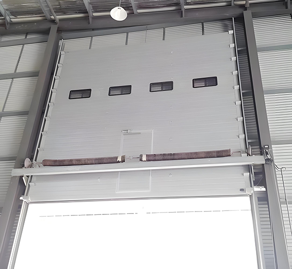 西固工业滑升门