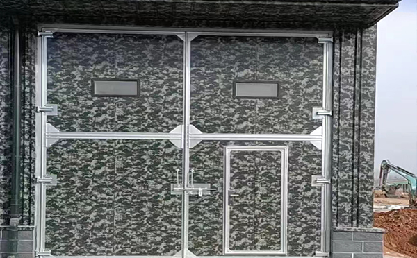 西固工业平开门