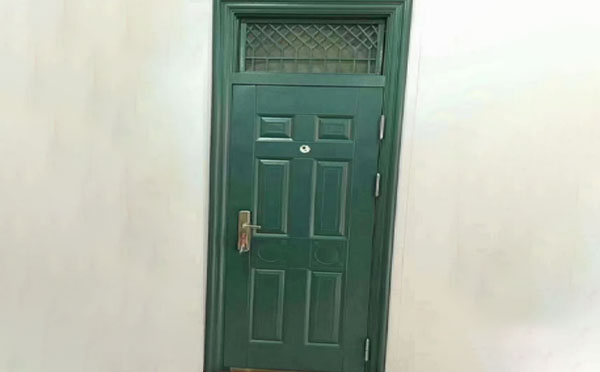 西固学校教室门