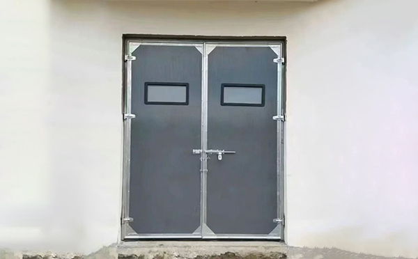 西固工业门在高温作业区域的运行表现